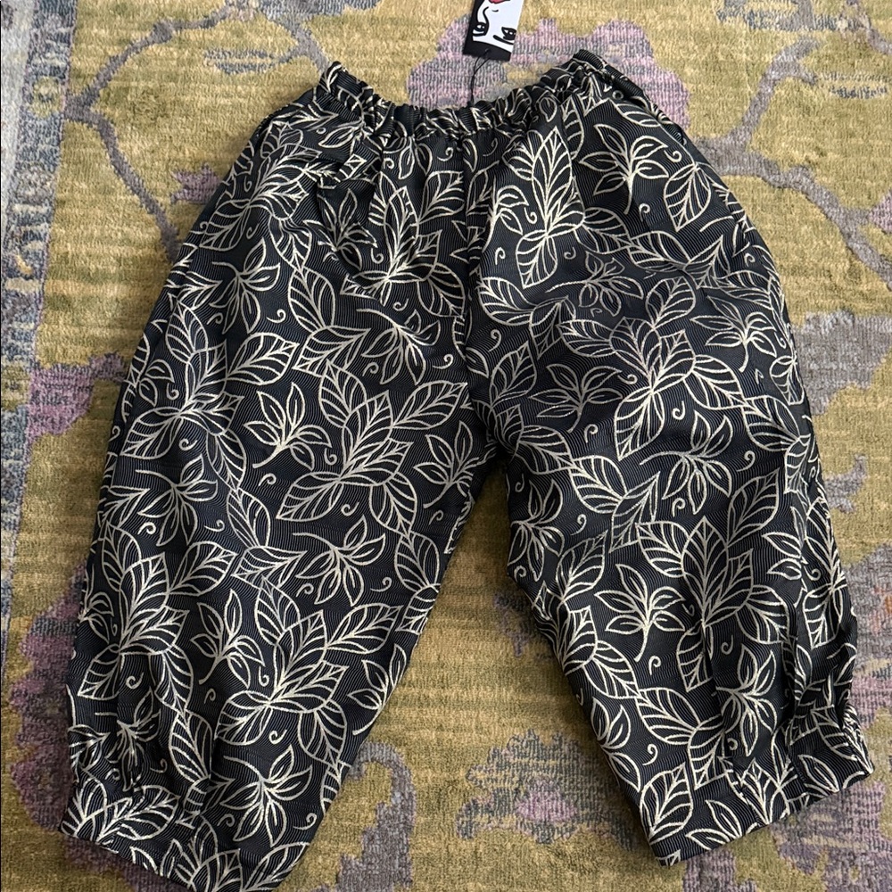 Bubble metallic gold foil and Black Floral-Print Elastic Waist Pants